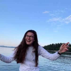 Meet your Posher, Chloe